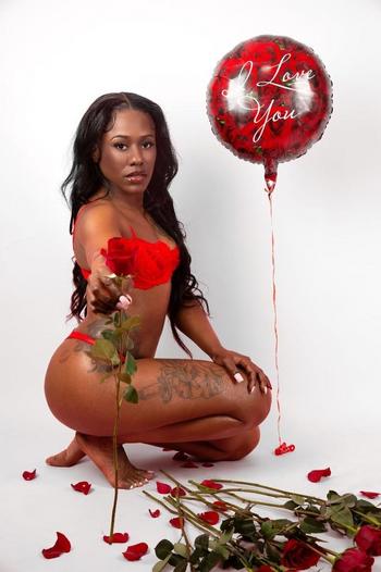 Kinky Kiki, 30  female escort, Yakima